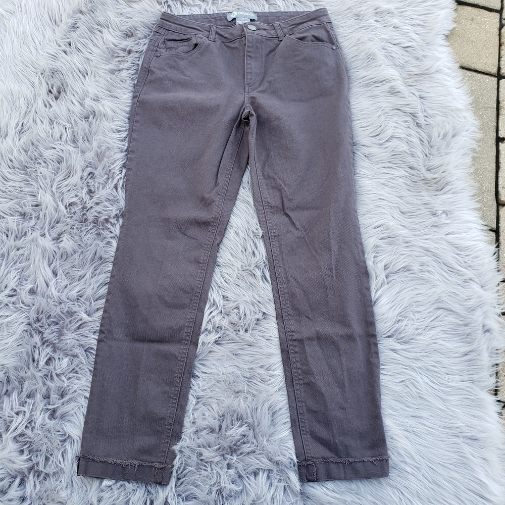 Democracy Flex-ellent Cuffed Raw Hem Jeans Size 4 - Picture 6 of 6